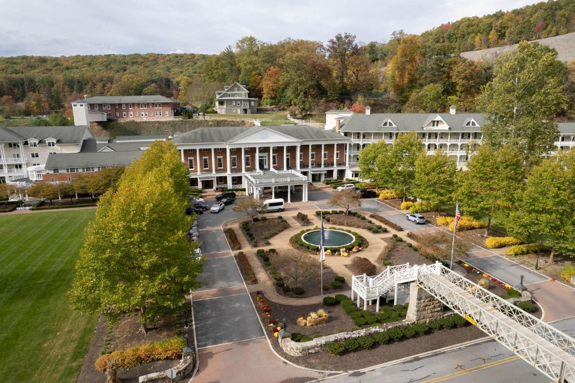 Omni Bedford Springs Resort & Spa Exterior foto